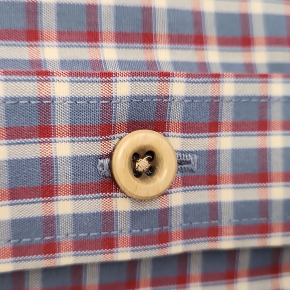 Untuckit wrinkle free plaid shirt, size large - Picture 4 of 9